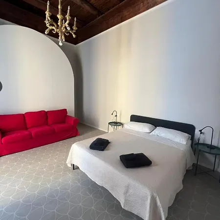 Toledo House Liberty * Napoli